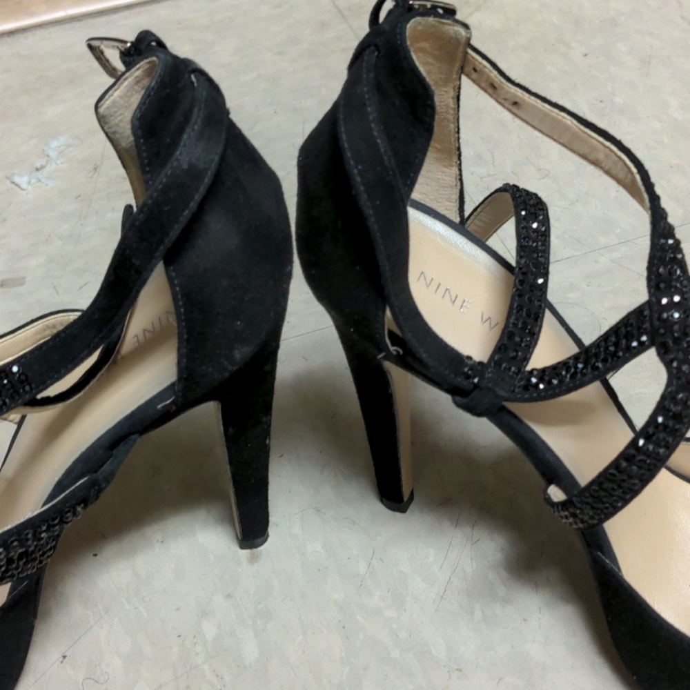 Shoes - Picture 2 of 3